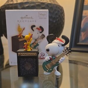 Hallmark Snoopy and Woodstock Musical Figurine